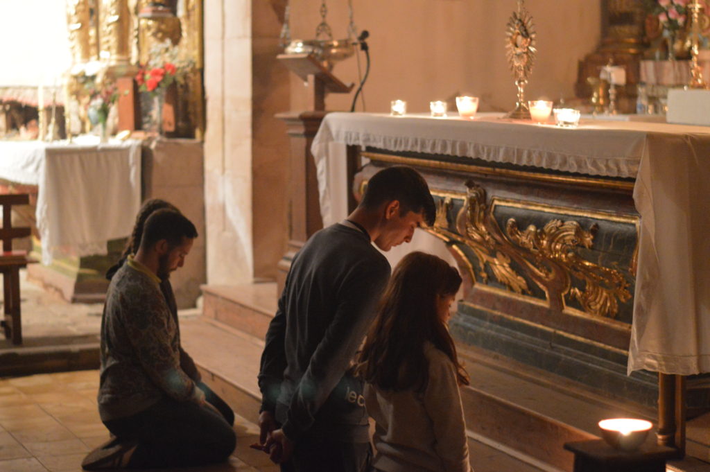 53. El amor que vence porque participa